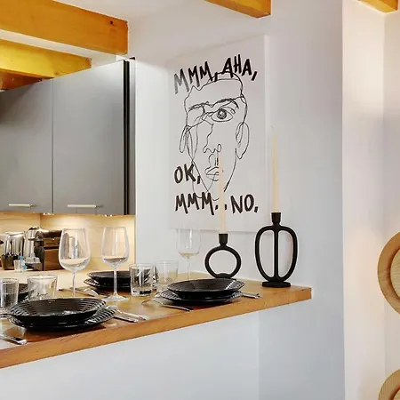 Duplex Cosy Canal Saint Martin Apartment